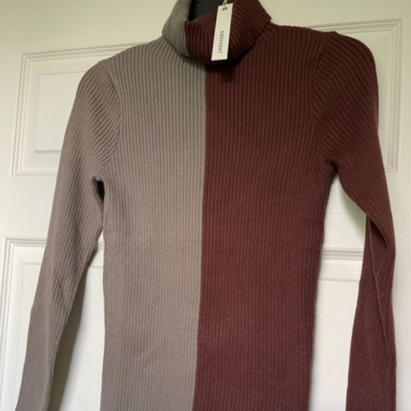 Crescent Colorblock Top - Picture 1 of 3